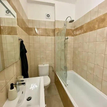 Cute Botanical Flat Near By Zizkov Tower Prag