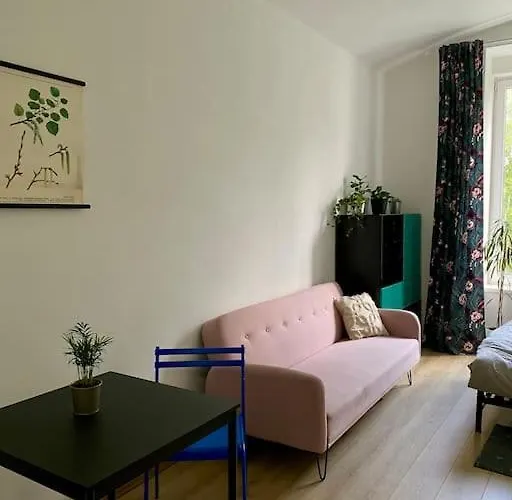 Apartamento Cute Botanical Flat Near By Zizkov Tower Praga
