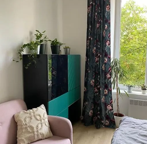 Apartment Cute Botanical Flat Near By Zizkov Tower