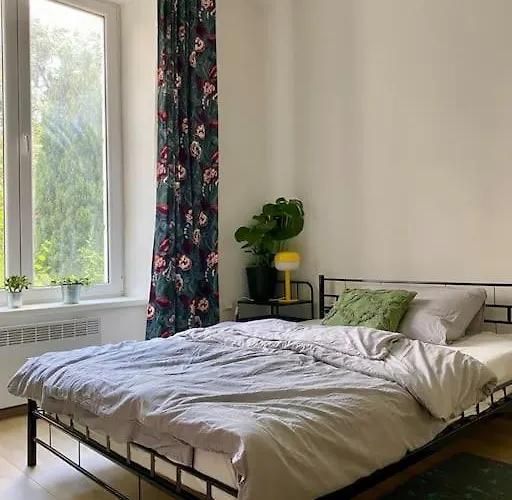 Cute Botanical Flat Near By Zizkov Tower Apartment Prag